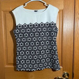 Ann Taylor Black and White Daisy Top